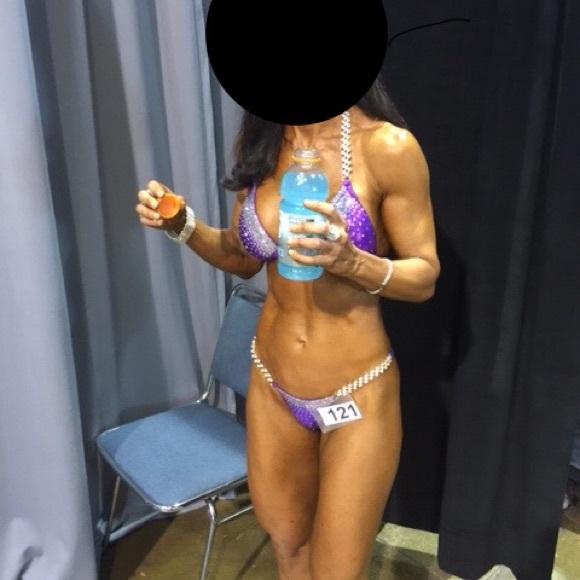Competition Bikini - Picture 2 of 7